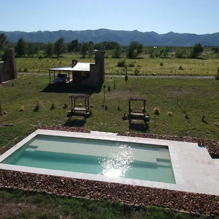 Pequena Polonia-Lodge & Cabanas Los Reartes Exterior photo